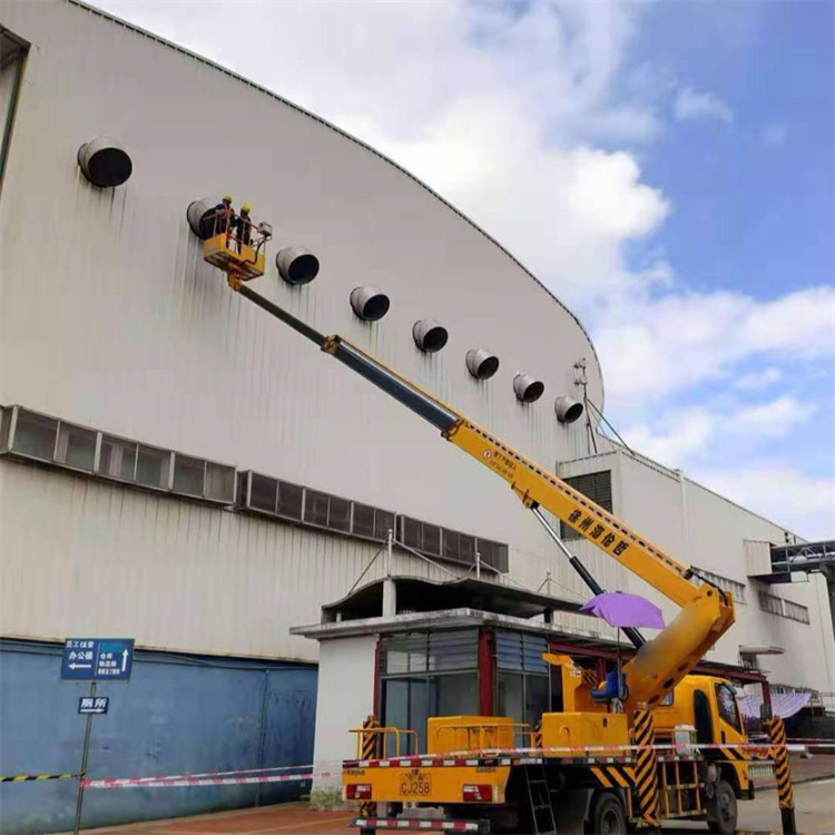 咸安高空作业车出租服务：专业广告牌安装解决方案