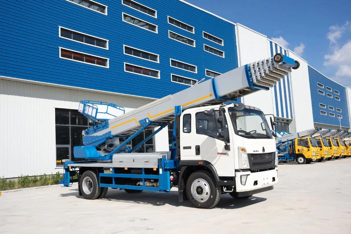 咸安出租云梯车高空作业车 建筑垃圾搬运