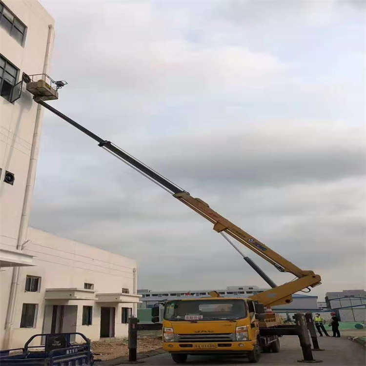 咸安吊车可以用吊笼吊人作业吗